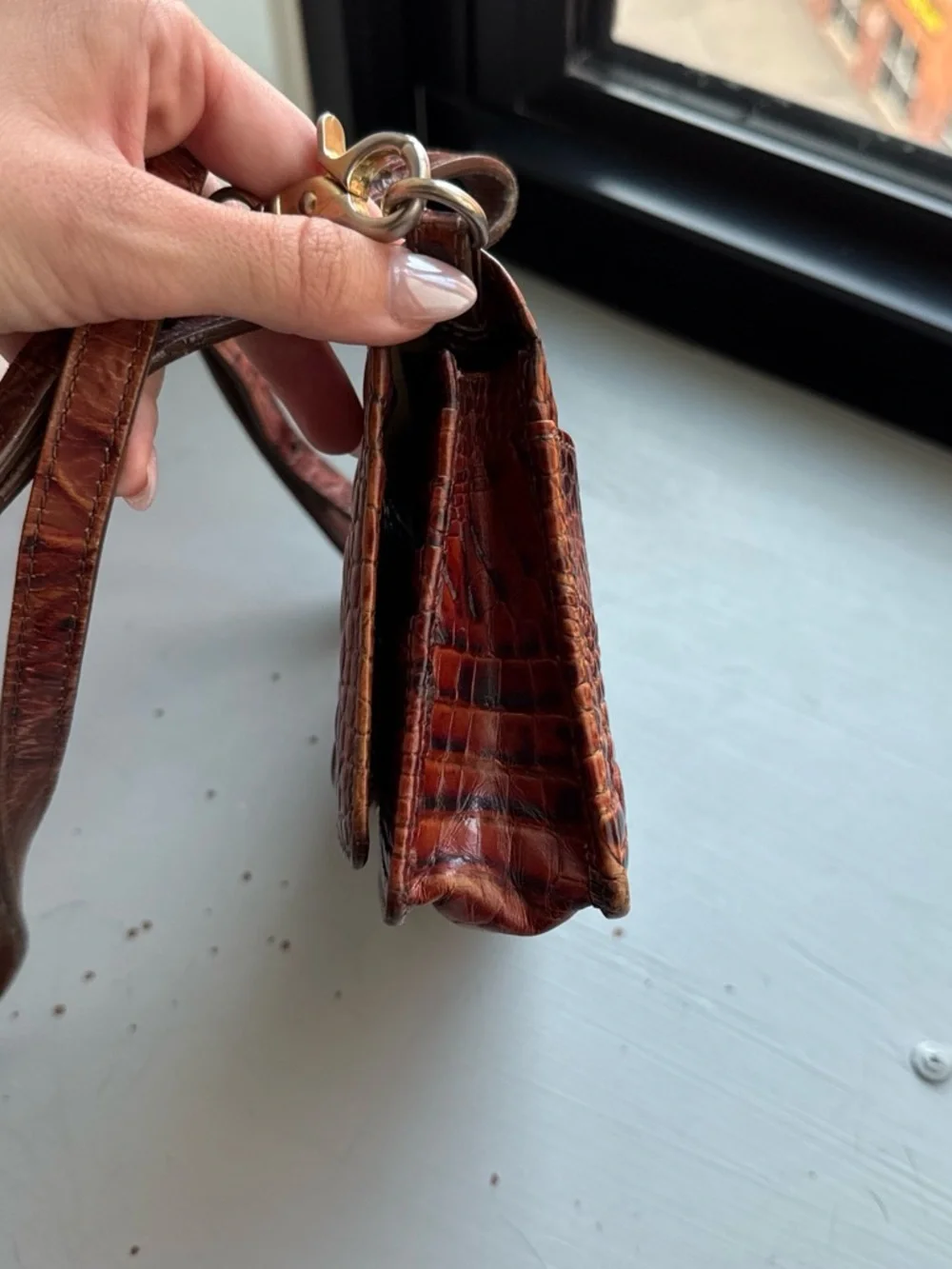 Vintage Brahmin Croc-Embossed Crossbody Wallet in Deep Brown - Picture 3 of 4